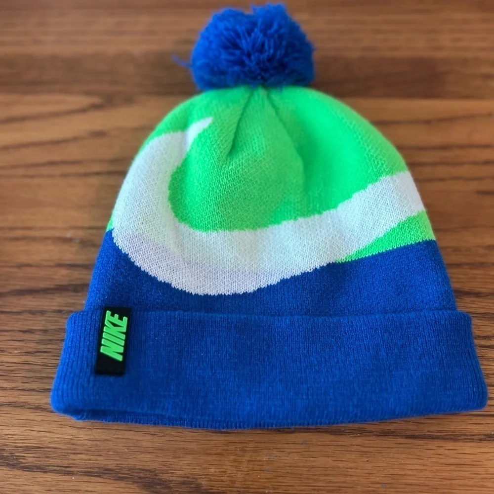 ❤️5 For $20❤️ Nike Knit Youth Beanie Nike Check & a Pom Pom on Top❤️ Size Youth